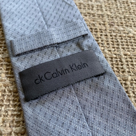 🔹CALVIN KLEIN SKINNY TIE🔹 - Picture 2 of 4